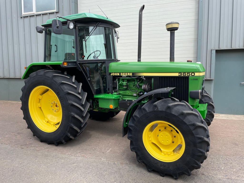 John Deere 3650