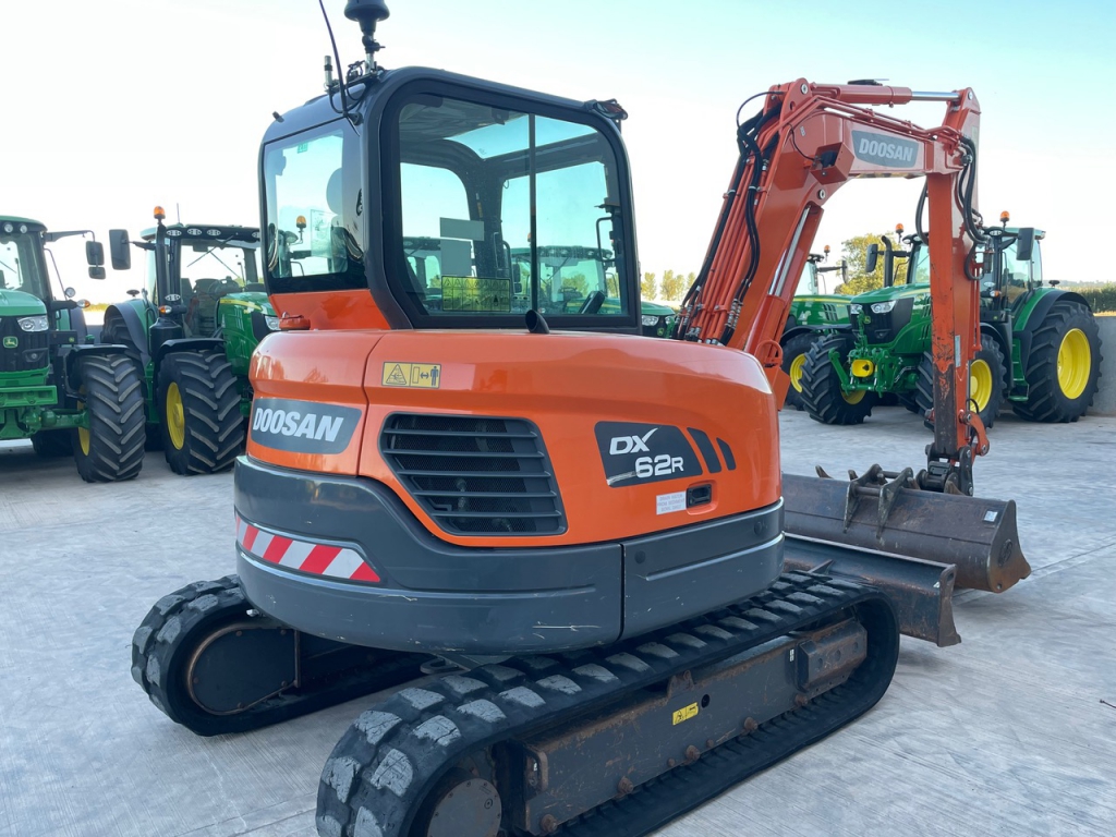 Doosan DX62R