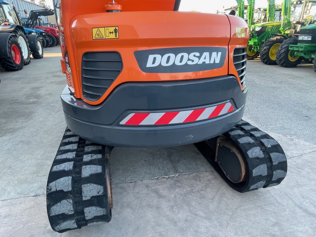 Doosan DX62R