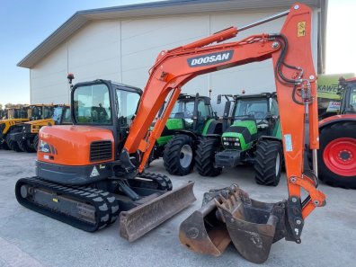 Doosan DX62R