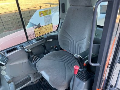 Doosan DX62R