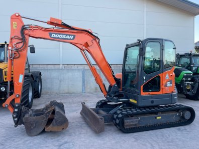 Doosan DX62R