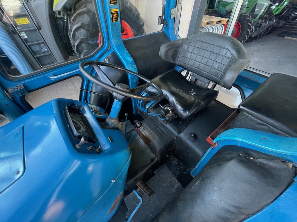 Ford 7600