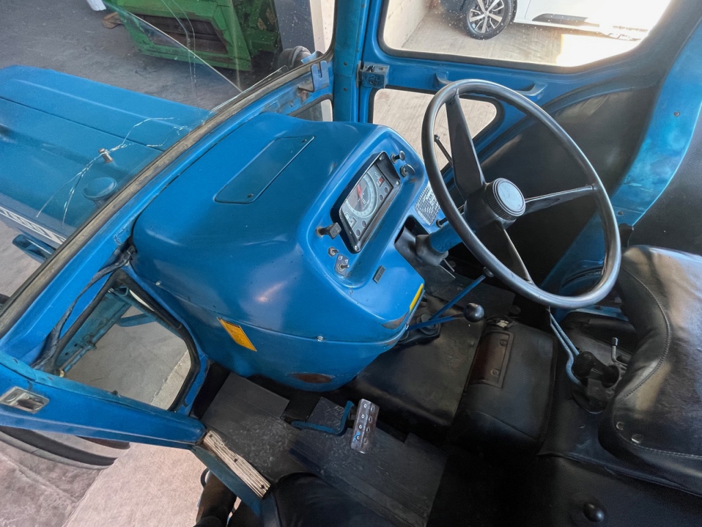 Ford 7600