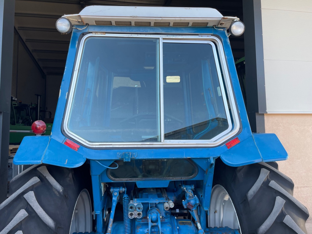 Ford 7600