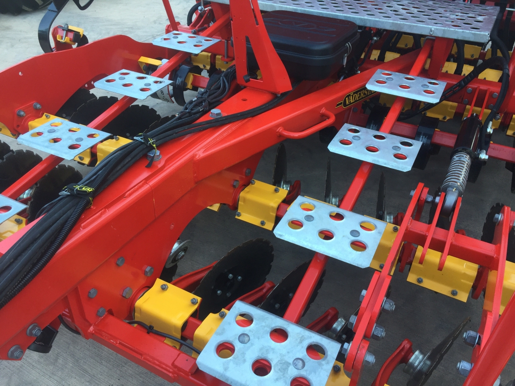 Vaderstad Rapid 300C grain and fert drill