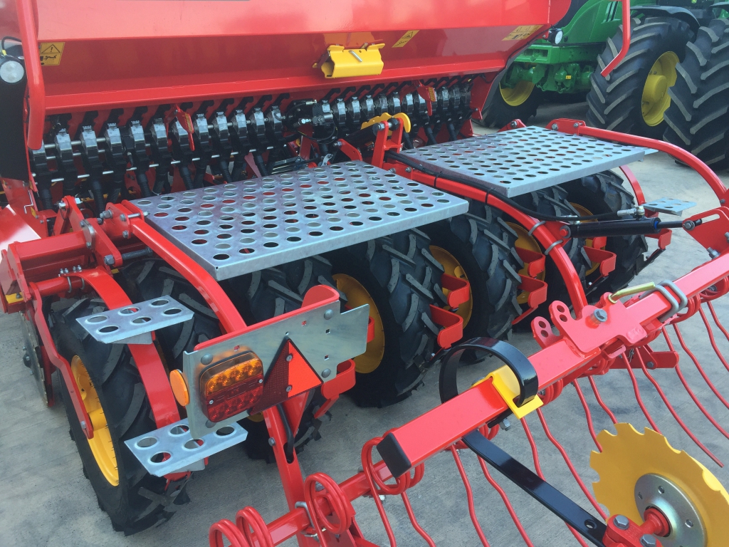 Vaderstad Rapid 300C grain and fert drill