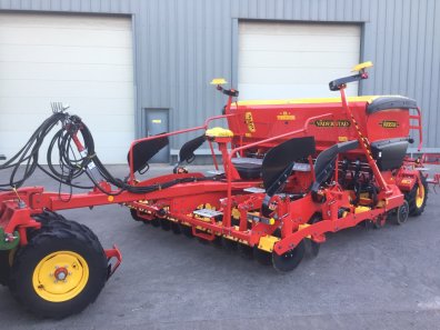 Vaderstad Rapid 300C grain and fert drill