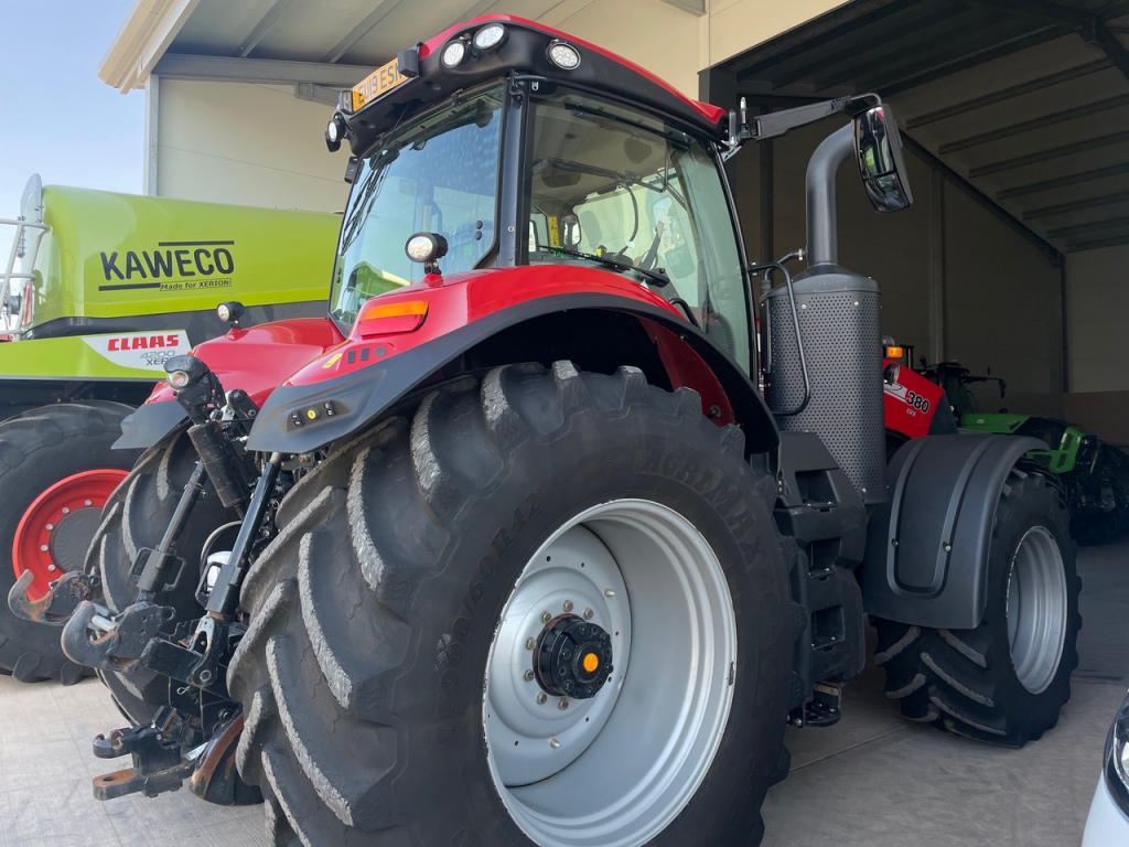 Case Magnum CVX 380