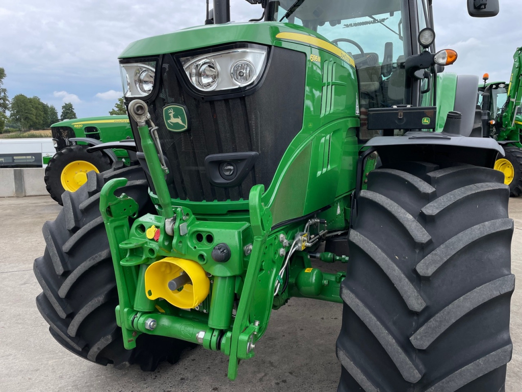 John Deere 6195M