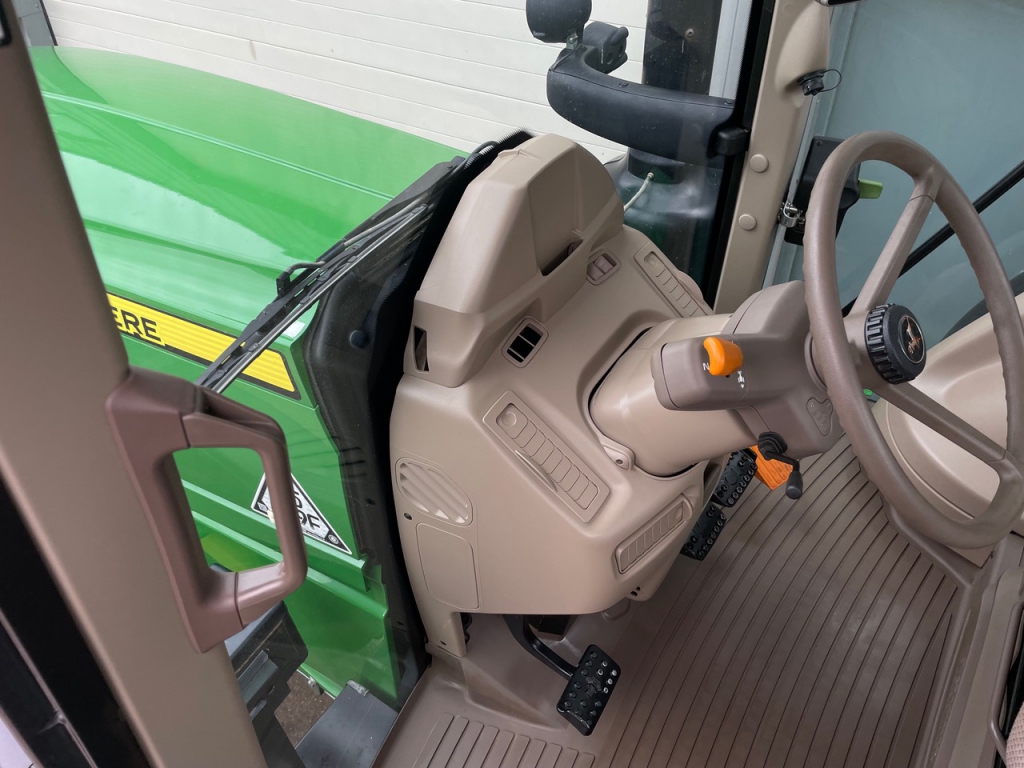 John Deere 6155M
