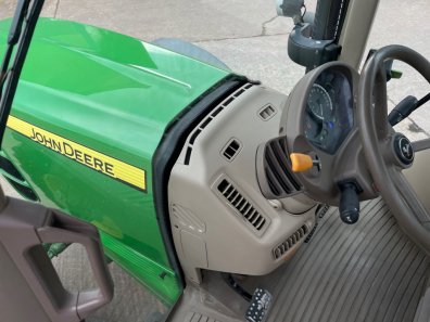 John Deere 6830