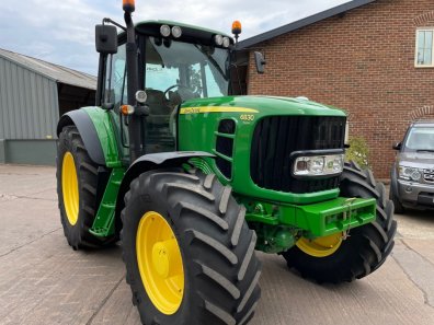 John Deere 6830