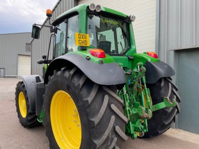 John Deere 6830