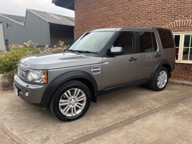 Land Rover Discovery Commercial 4