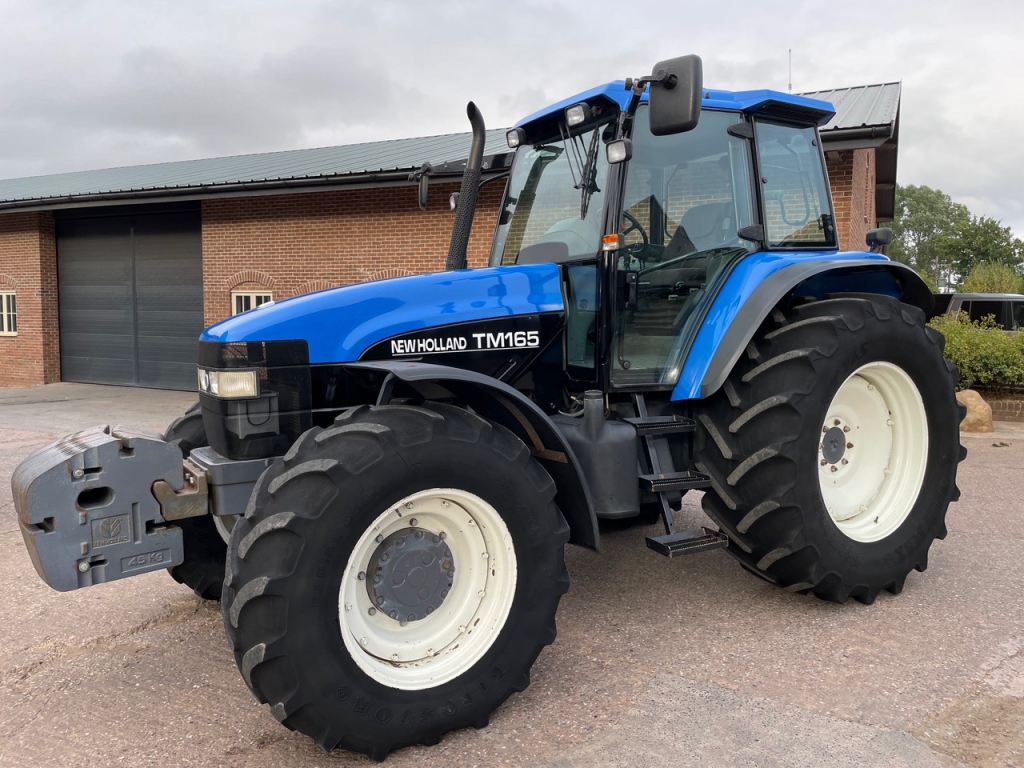 New Holland TM165