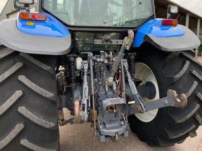 New Holland TM165