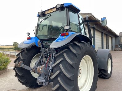 New Holland TM165