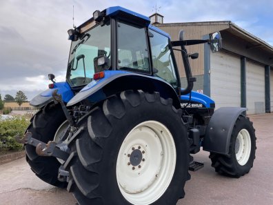 New Holland TM165