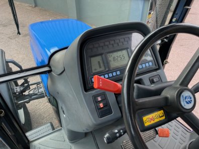 New Holland TM165