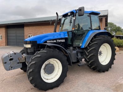 New Holland TM165