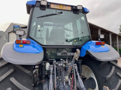 New Holland TM165