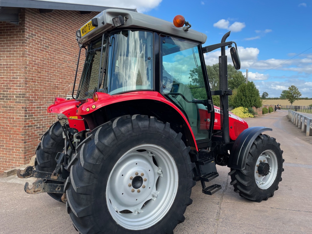 Massey Ferguson 5445