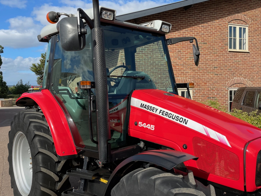Massey Ferguson 5445