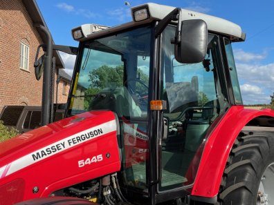 Massey Ferguson 5445