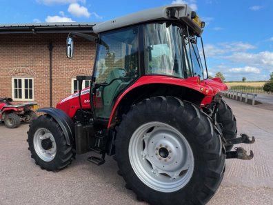 Massey Ferguson 5445