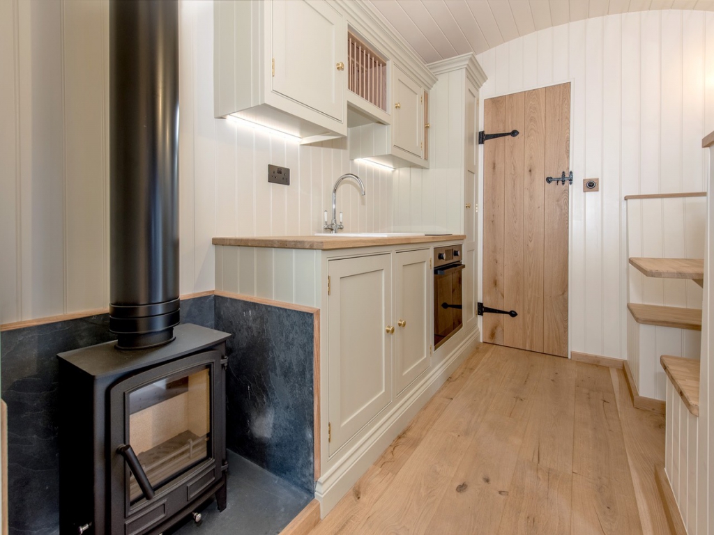 Luxury Turnkey Shepherds Hut 18ft/8ft
