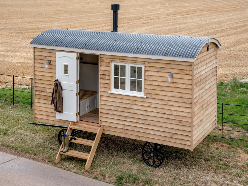 Luxury Turnkey Shepherds Hut 18ft/8ft