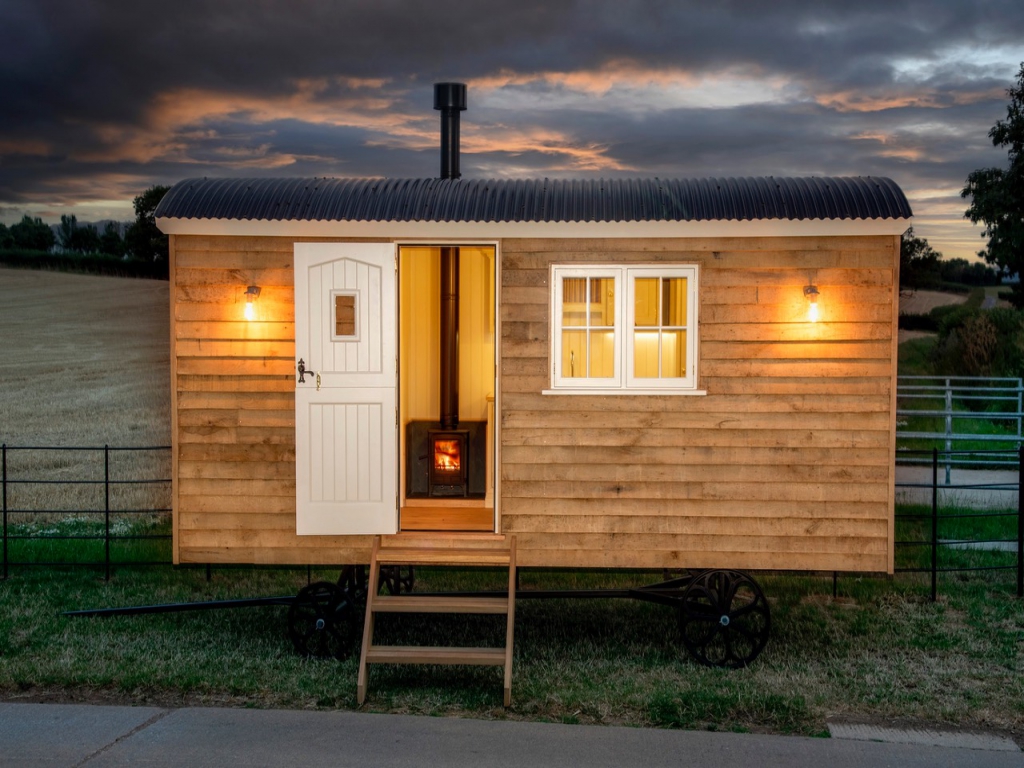 Luxury Turnkey Shepherds Hut 18ft/8ft