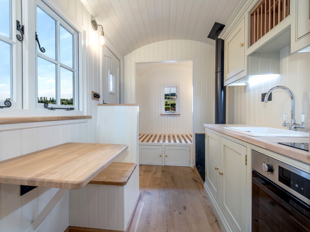 Luxury Turnkey Shepherds Hut 18ft/8ft
