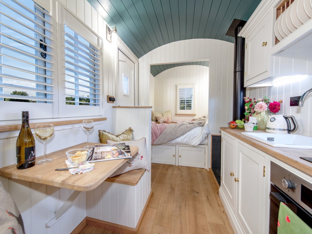 Luxury Turnkey Shepherds Hut 18ft/8ft
