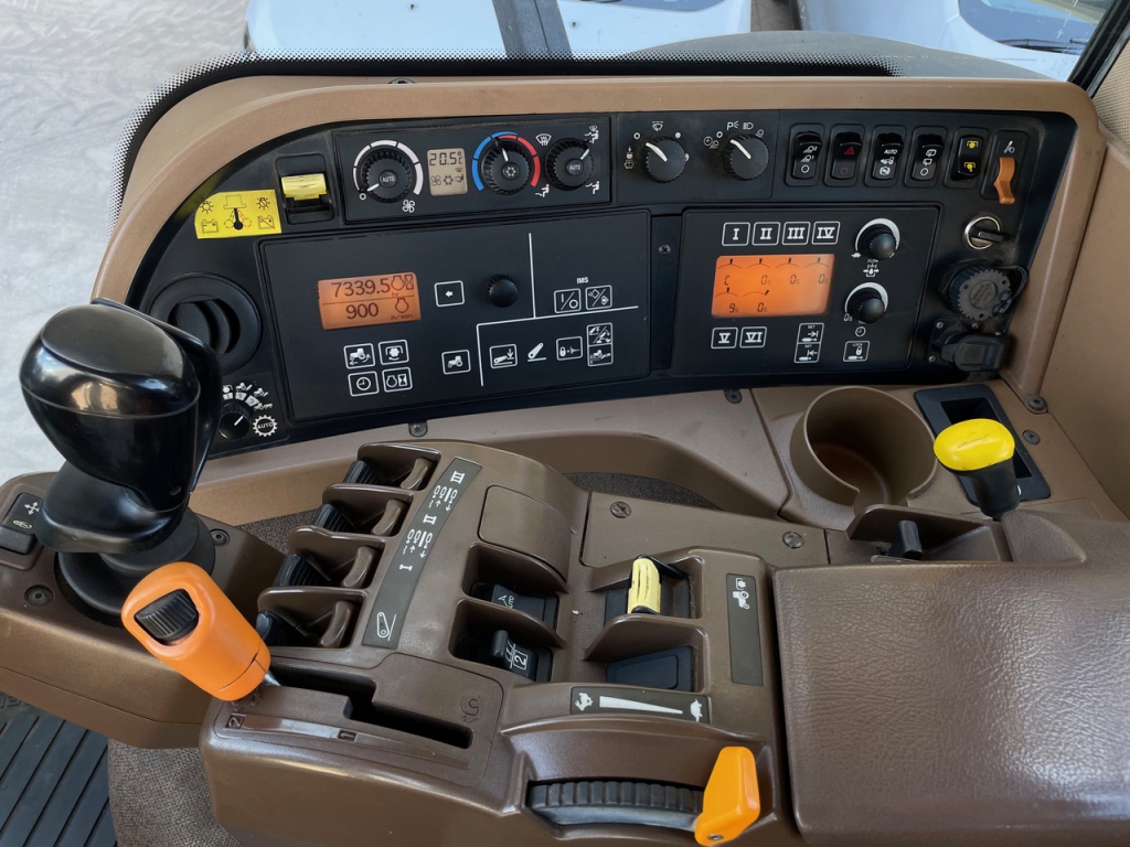 John Deere 7930