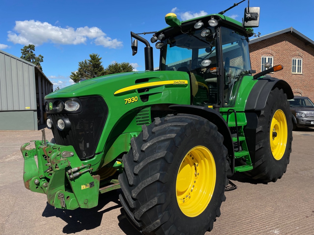 John Deere 7930