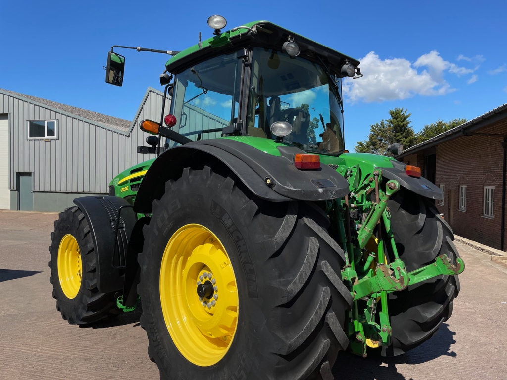 John Deere 7930