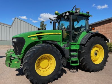 John Deere 7930