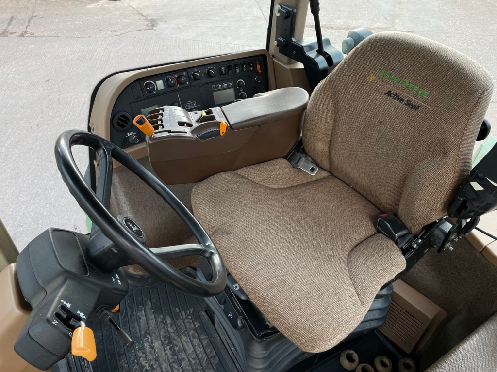 John Deere 7930