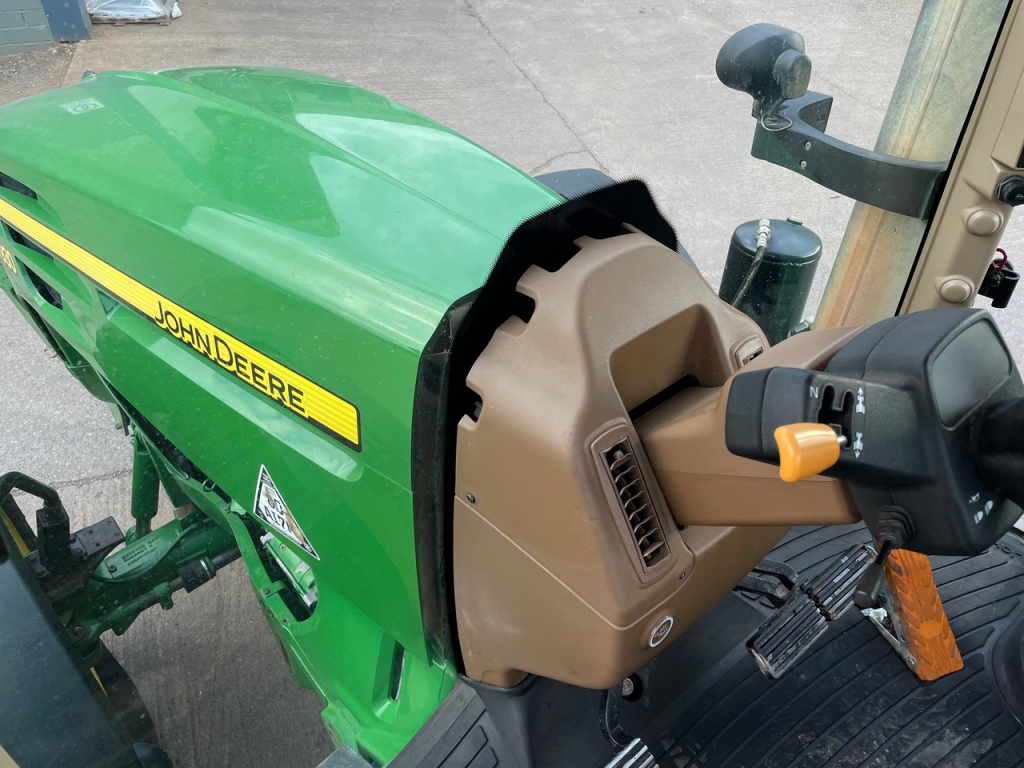 John Deere 7930