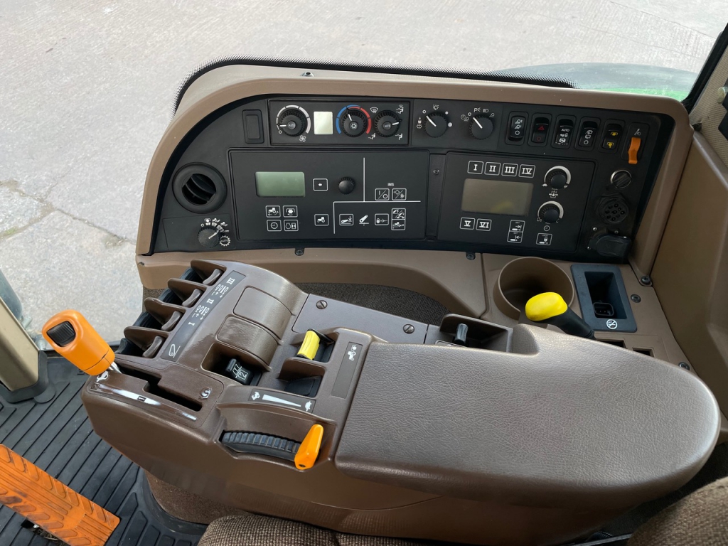 John Deere 7930