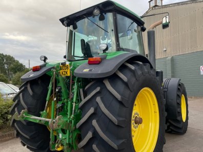 John Deere 7930