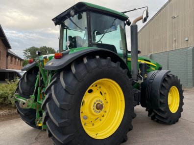 John Deere 7930