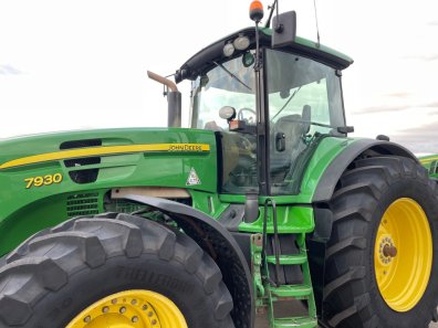 John Deere 7930