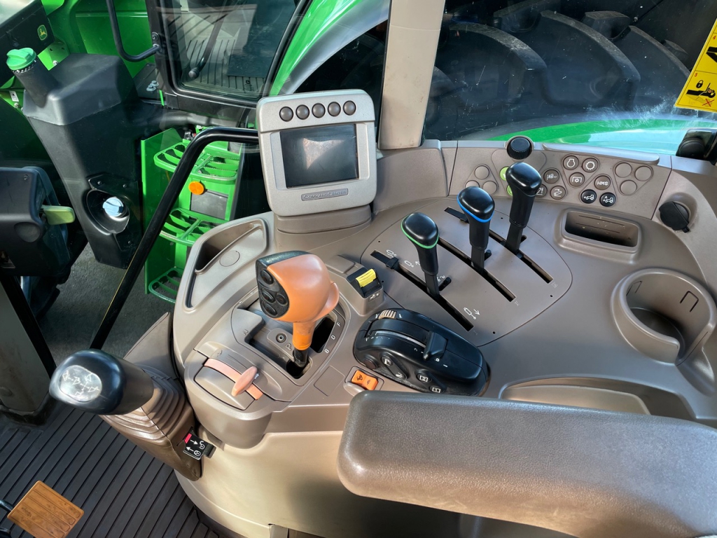 John Deere 6430