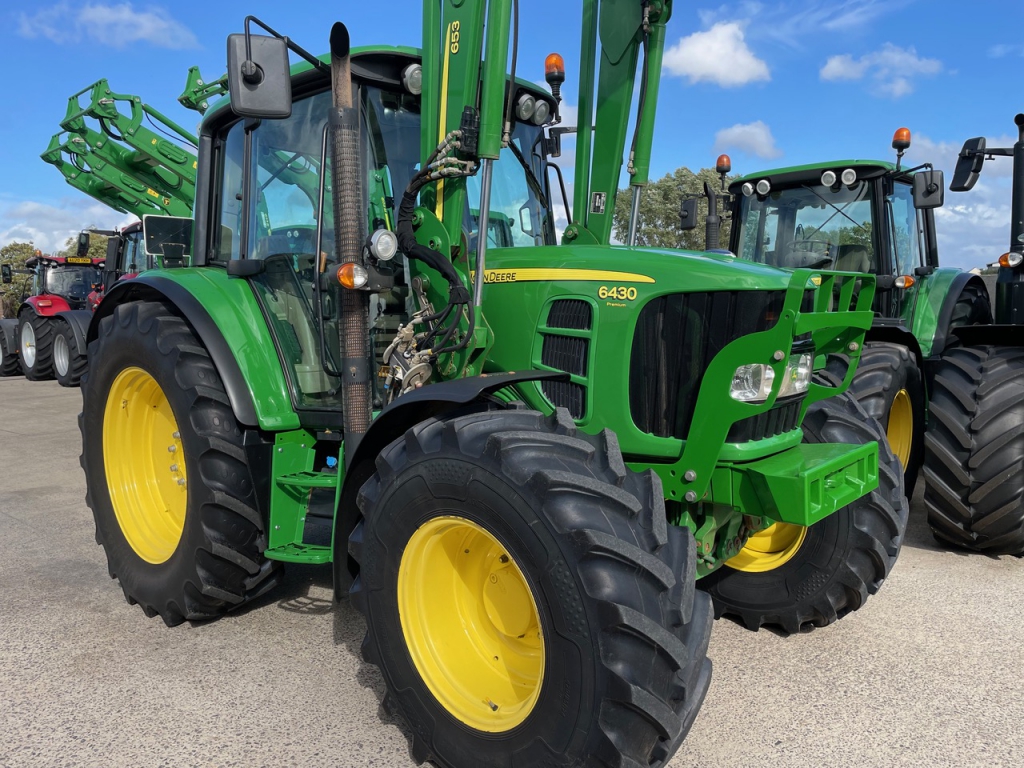 John Deere 6430