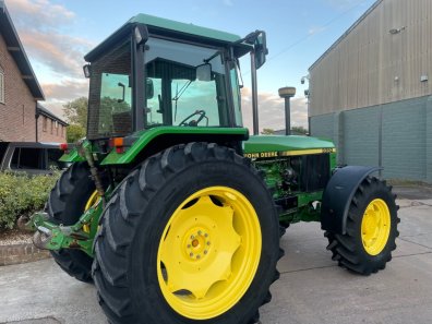John Deere 3350