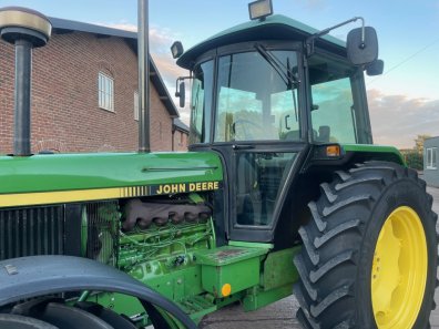 John Deere 3350