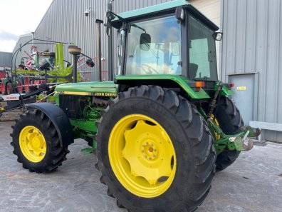 John Deere 3350